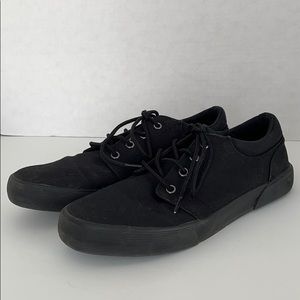 Men's black 8.5 canvas sneakers St John's Bay